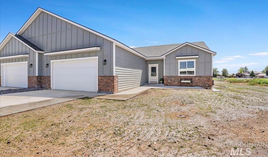 44 Lakeside Loop, Burley, ID 83318 - 3 Beds, 2 Bath