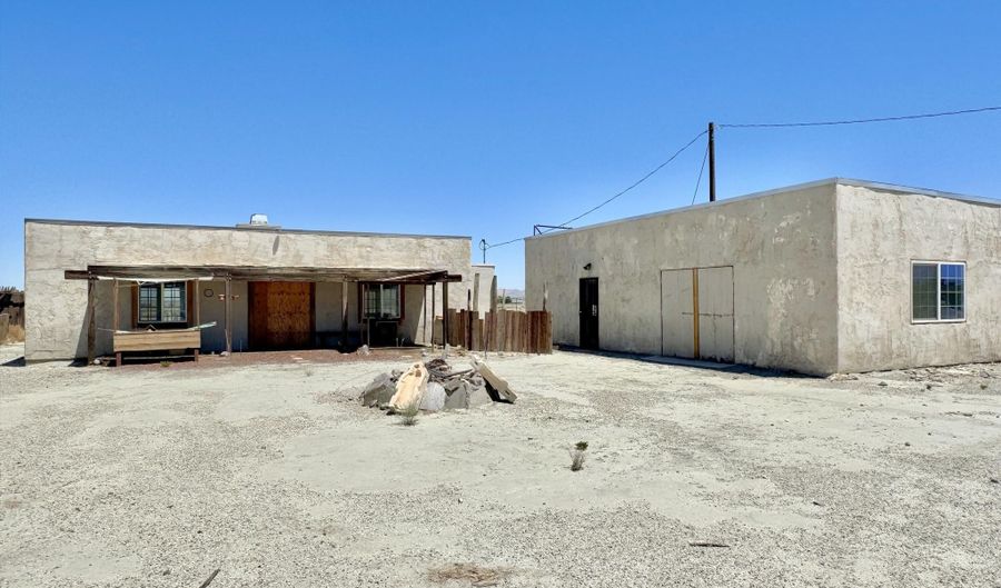 1472 Erlon St, Adelanto, CA 92301 - 1 Beds, 1 Bath