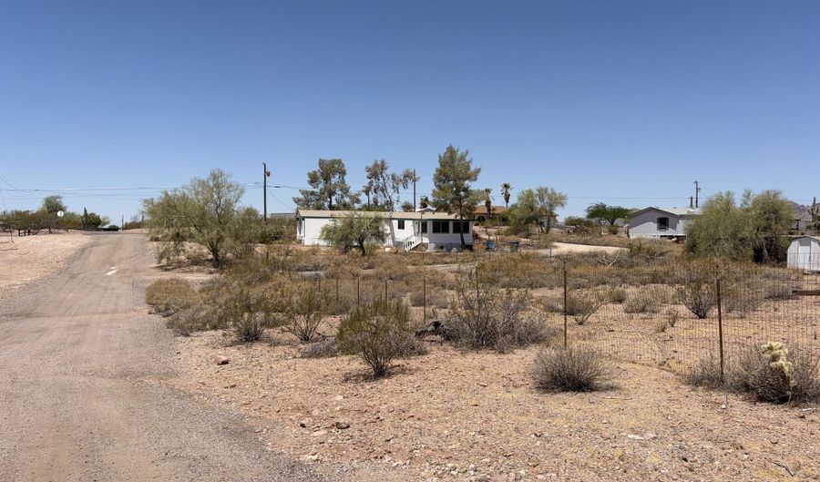 325 N Hilton Rd, Apache Junction, AZ 85119 - 3 Beds, 2 Bath