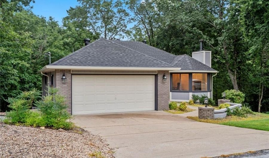 118 Mayfair Dr, Bella Vista, AR 72715 - 3 Beds, 2 Bath