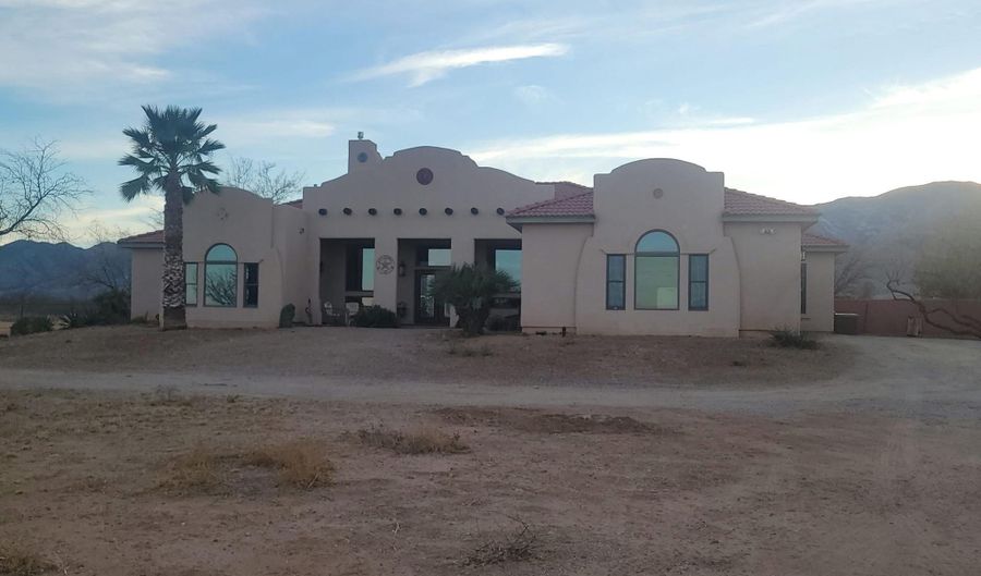 1055 W Dream Catcher Way, Cochise, AZ 85606 - 4 Beds, 3 Bath