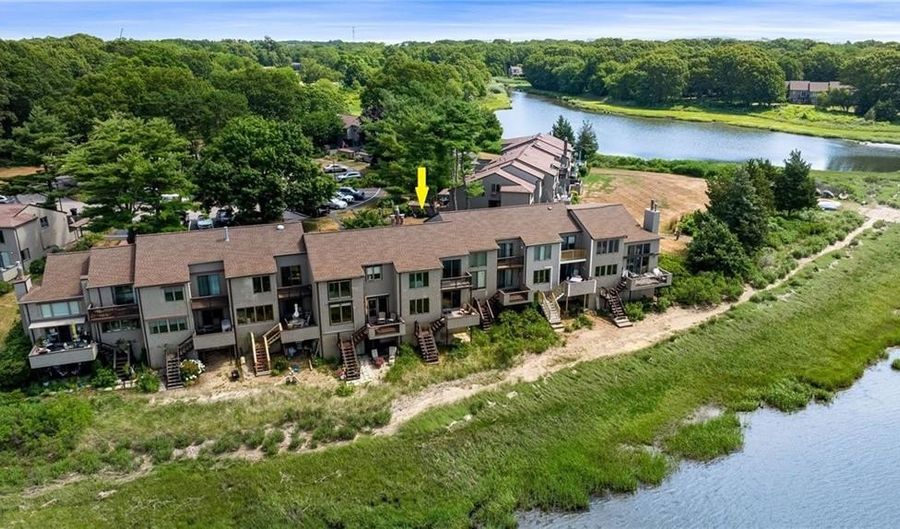 267 Fishing Cove Rd, North Kingstown, RI 02852 - 2 Beds, 2 Bath