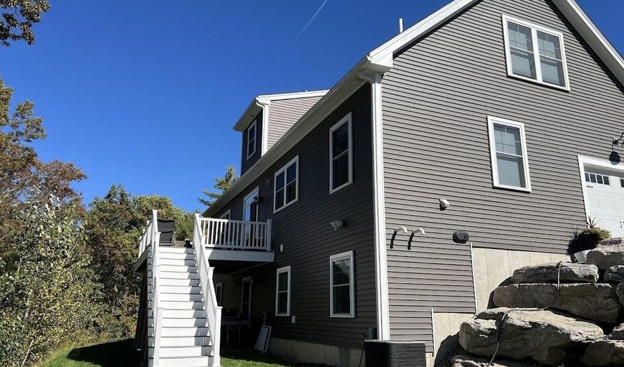 22 Sunrise Cir, Auburn, NH 03032 - 3 Beds, 4 Bath