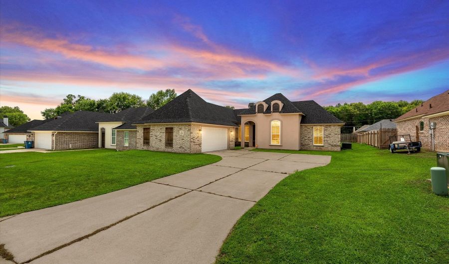 6896 Bethany Reed Cir, Blanchard, LA 71107 - 3 Beds, 2 Bath