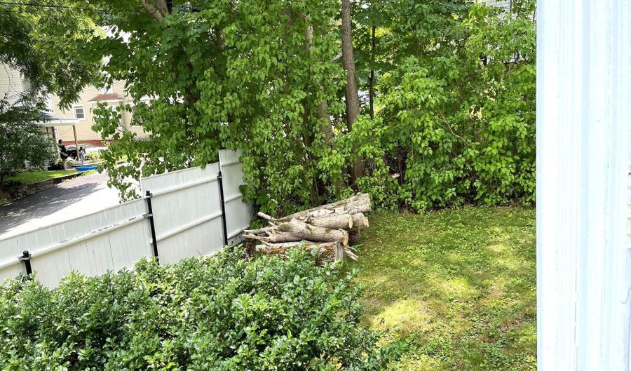 17 James St, Bangor, ME 04401 - 4 Beds, 2 Bath