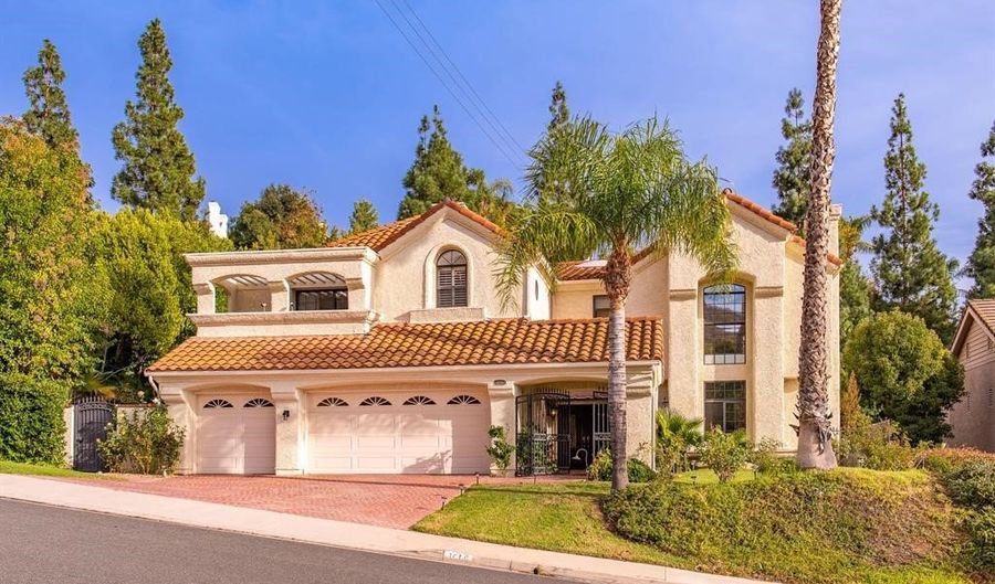 6066 Lake Lindero Dr, Agoura Hills, CA 91301 - 6 Beds, 5 Bath