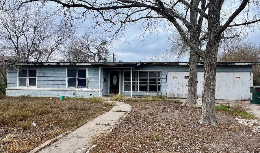 909 Highland Ave, Alice, TX 78332 - 3 Beds, 1 Bath
