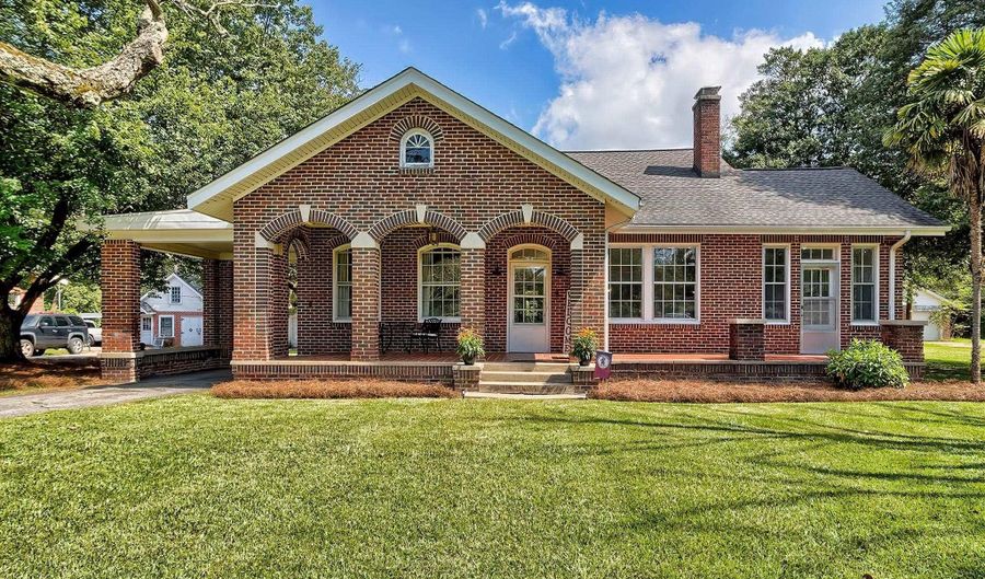 322 Saluda Ave, Batesburg, SC 29006 - 3 Beds, 2 Bath