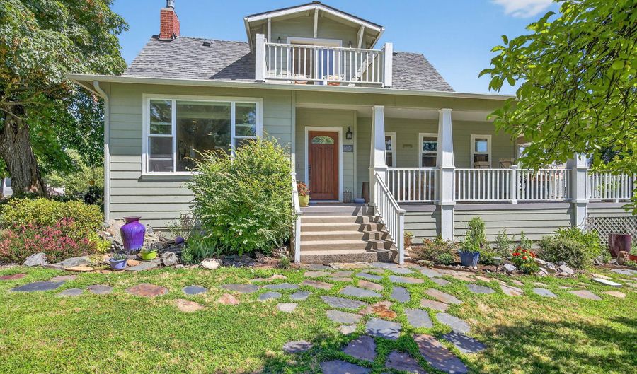 111 Nursery St, Ashland, OR 97520 - 4 Beds, 4 Bath