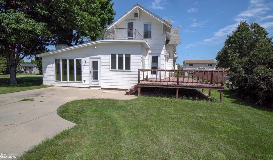 610 7th Ave, Ackley, IA 50601 - 3 Beds, 2 Bath