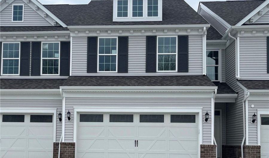 975-4 Memory Ln, Aurora, OH 44202 - 3 Beds, 3 Bath