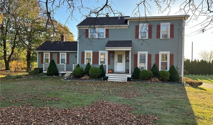 481 Oliphant Ln, Middletown, RI 02842 - 5 Beds, 2 Bath