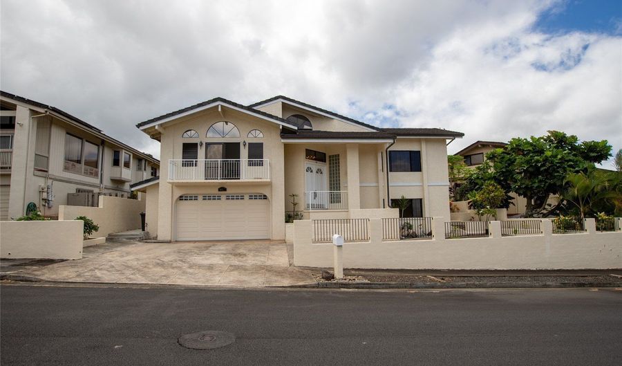 98-827 Ainanui Loop, Aiea, HI 96701 - 6 Beds, 4 Bath