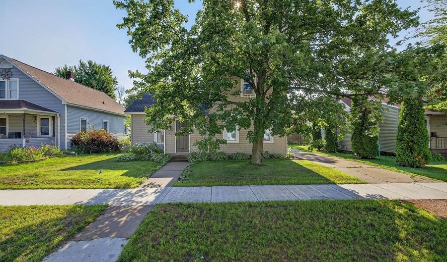 640 7th St N, Wisconsin Rapids, WI 54494 - 3 Beds, 1 Bath