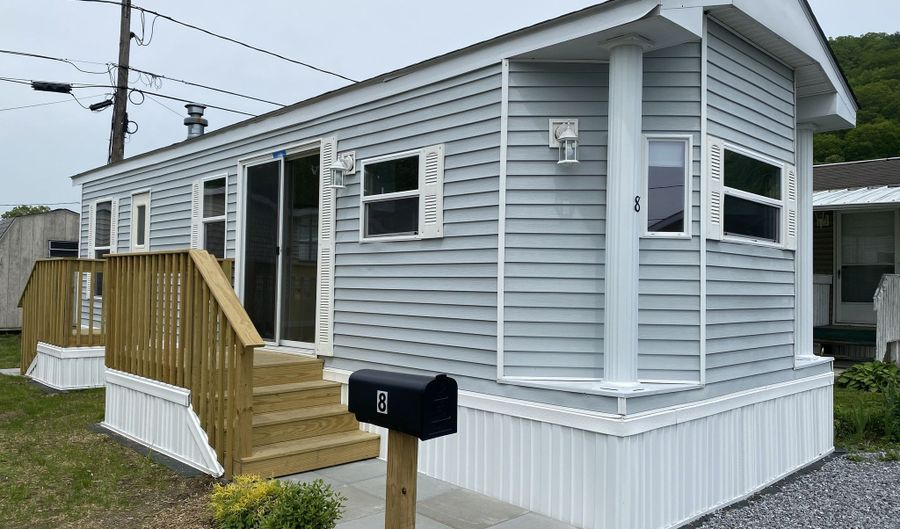 8 Second St, Beacon Falls, CT 06403 - 1 Beds, 1 Bath