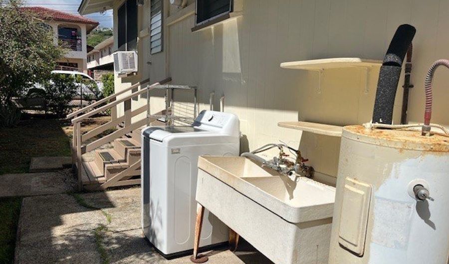 3807 Noeau St A, Honolulu, HI 96816 - 3 Beds, 1 Bath