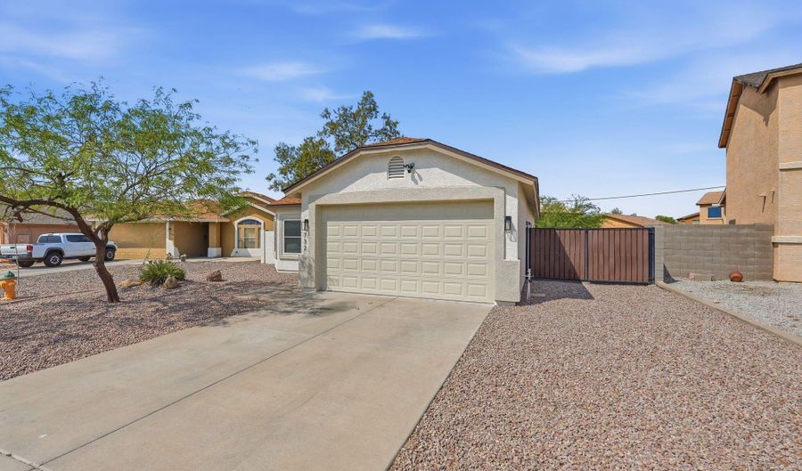 732 S PAUSTIAN Cir, Apache Junction, AZ 85120 - 3 Beds, 2 Bath