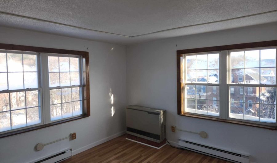 30 Beech St 4C, Bristol, NH 03222 - 2 Beds, 1 Bath