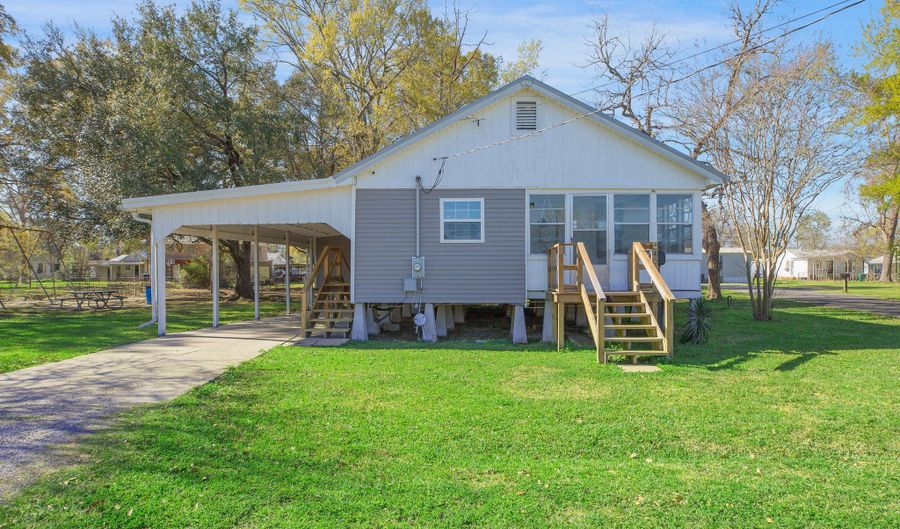 404 Senior Aly, Abbeville, LA 70510 - 3 Beds, 2 Bath