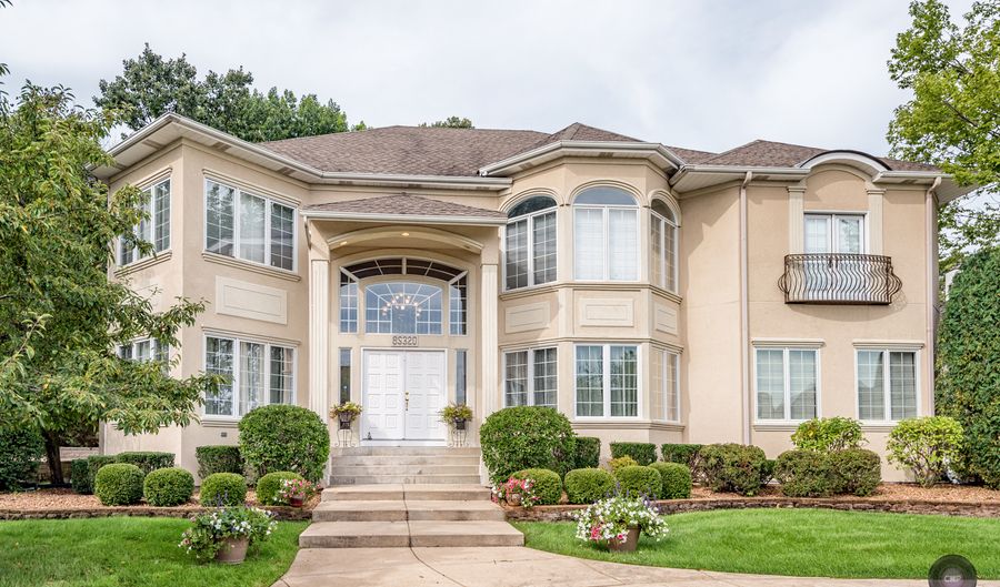 8 S320 Hampton Cir, Naperville, IL 60540 - 4 Beds, 6 Bath