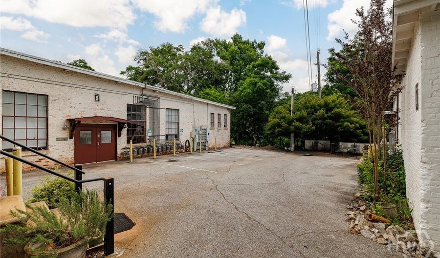 585 White Cir 504, Athens, GA 30605 - 1 Beds, 1 Bath