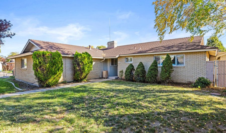 601 Ivy St, Carson City, NV 89703 - 4 Beds, 2 Bath