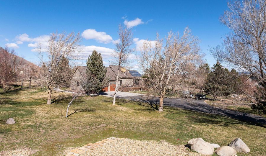 220 Limousin Ct, Genoa, NV 89411 - 3 Beds, 4 Bath