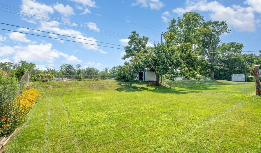 5153 Kincardine Dr, Cincinnati, OH 45238 - 3 Beds, 2 Bath