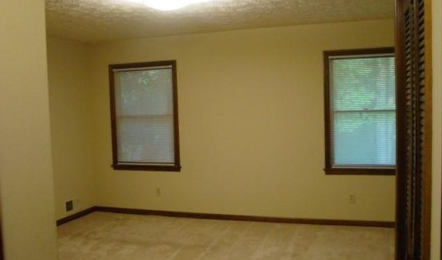 220 Lantern Ridge Ct, Alpharetta, GA 30009 - 4 Beds, 3 Bath