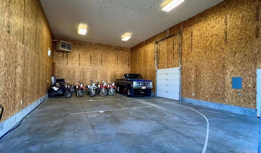 1493 N Fall River Rd, Idaho Falls, ID 83401 - 6 Beds, 4 Bath