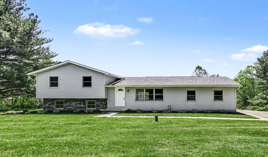 4315 Corner Rd, Alexandria, OH 43001 - 4 Beds, 2 Bath