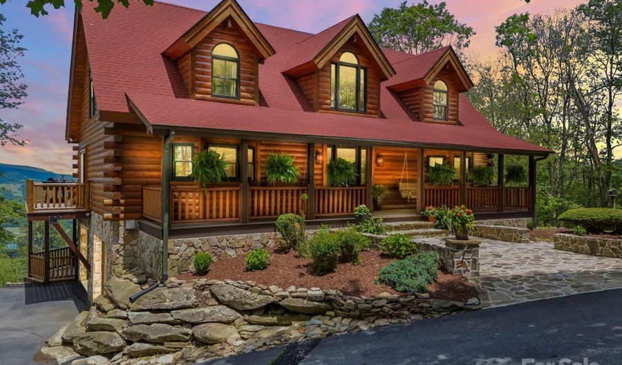 324 Sugar View Trl, Banner Elk, NC 28604 - 3 Beds, 5 Bath