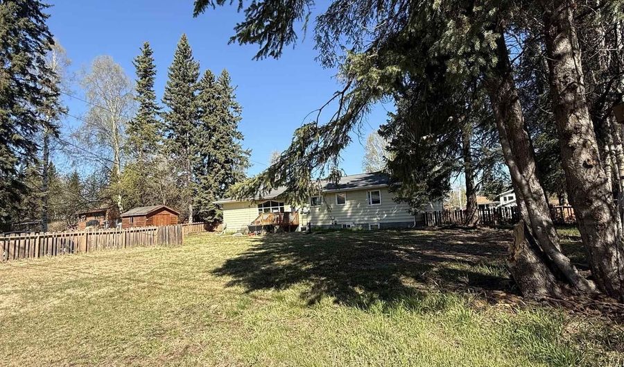 121 DUNBAR Ave, Fairbanks, AK 99701 - 2 Beds, 1 Bath