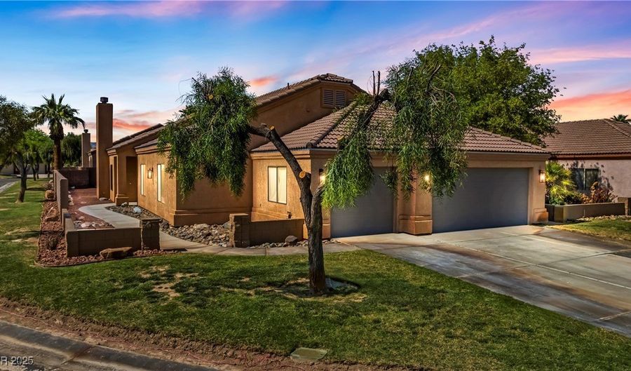 1446 Palm, Laughlin, NV 89029 - 3 Beds, 3 Bath