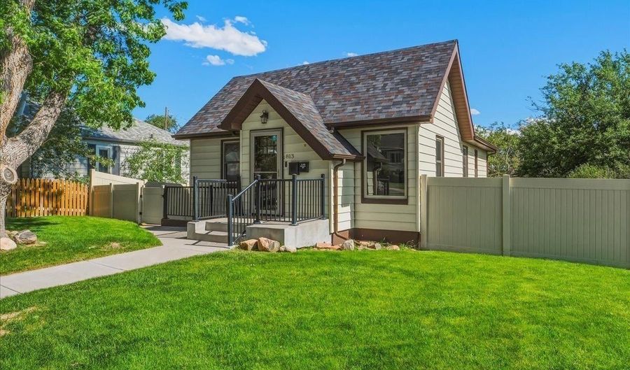813 W 2ND Ave, Cheyenne, WY 82001 - 3 Beds, 2 Bath