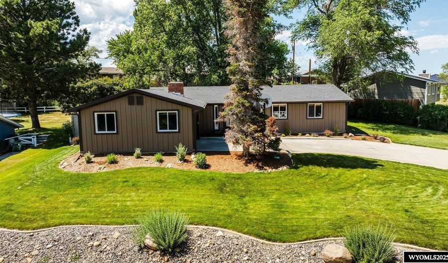 606 Kearney Ave, Buffalo, WY 82834 - 5 Beds, 3 Bath