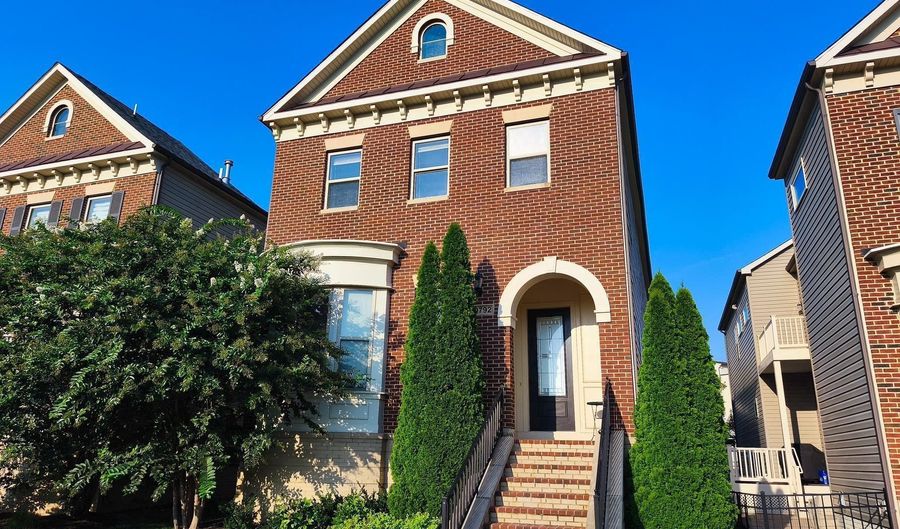 20792 EXCHANGE St, Ashburn, VA 20147 - 4 Beds, 4 Bath