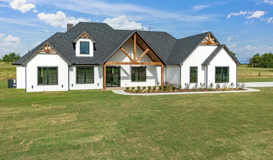 108 Bear Cat Ct, Alvord, TX 76225 - 4 Beds, 3 Bath