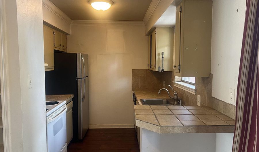 2100 College Dr #63, Baton Rouge, LA 70808 - 2 Beds, 2 Bath