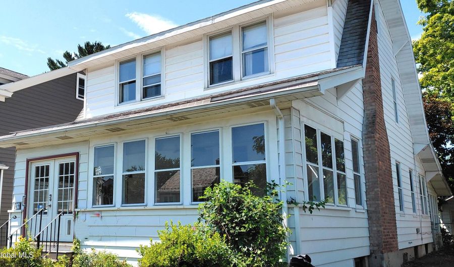49 Ramsey Pl, Albany, NY 12208 - 4 Beds, 2 Bath