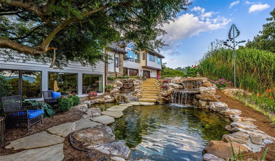 10 Beaverbrook Ct, Asheville, NC 28804 - 5 Beds, 7 Bath