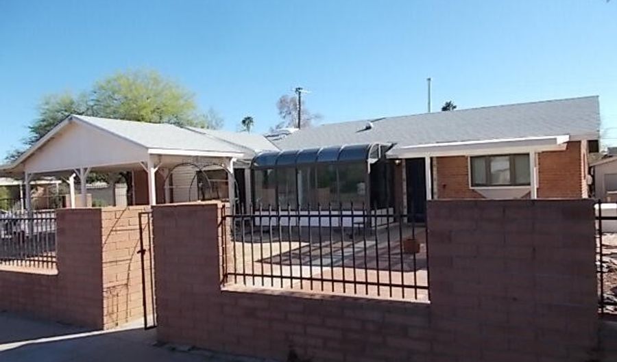 6442 E Scarlett St, Tucson, AZ 85710 - 3 Beds, 2 Bath
