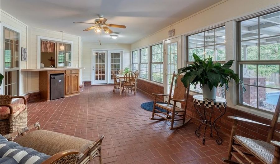 1330 Lakeview Estates Dr, Alma, AR 72921 - 3 Beds, 2 Bath