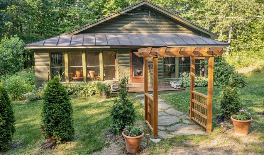 183 Pitcher Rd, Belfast, ME 04915 - 1 Beds, 1 Bath