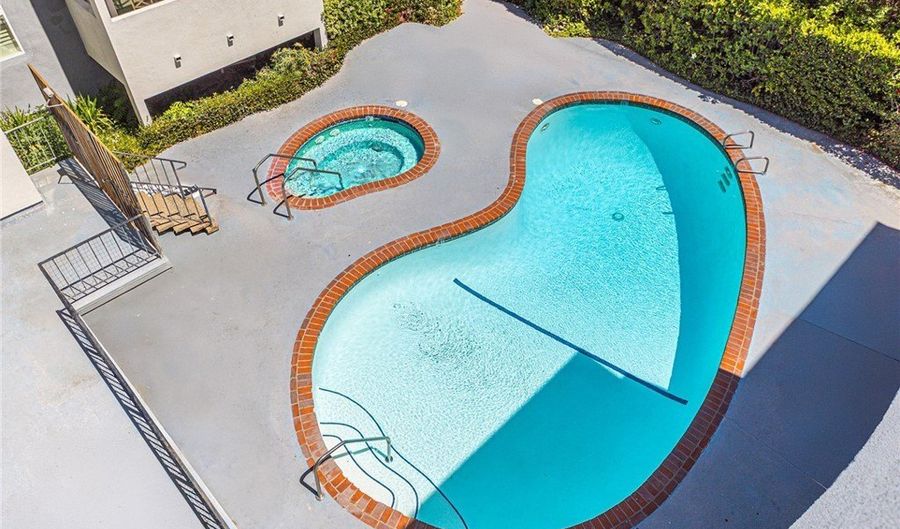 5454 Zelzah Ave 314, Encino, CA 91316 - 2 Beds, 2 Bath
