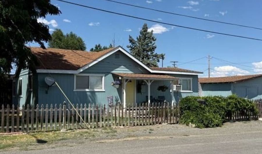 200 E 14th St, Alturas, CA 96101 - 2 Beds, 2 Bath