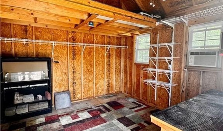 15 Thackery Ln, Bella Vista, AR 72714 - 3 Beds, 2 Bath