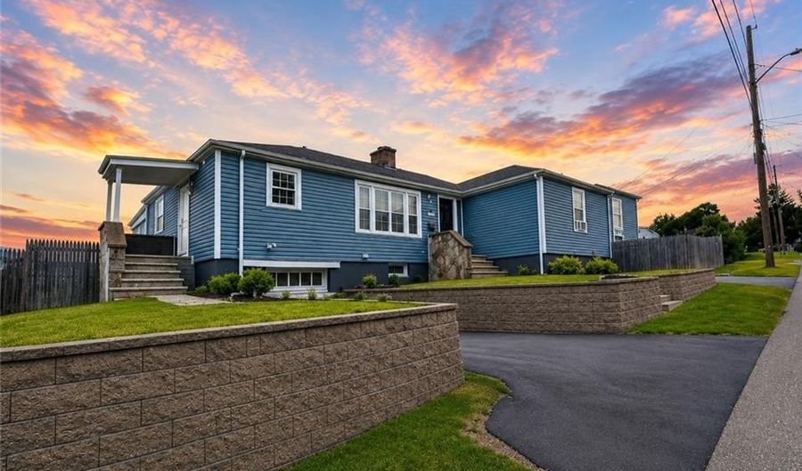 44 Pavilion Ave, Cranston, RI 02920 - 3 Beds, 3 Bath