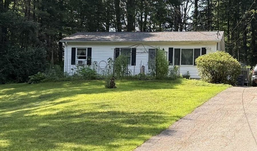 348 Nichols Rd, Barre, MA 01005 - 3 Beds, 1 Bath