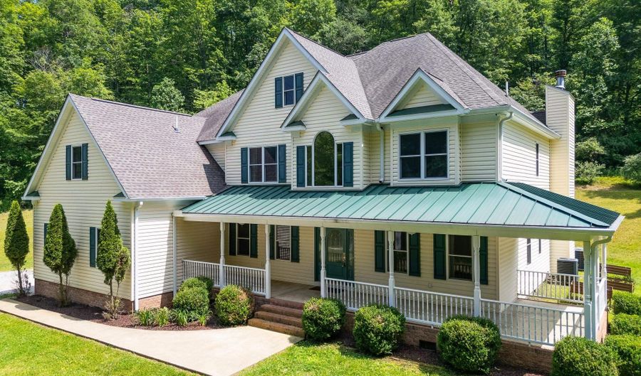 445 Fudges Creek Rd, Barboursville, WV 25504 - 6 Beds, 5 Bath